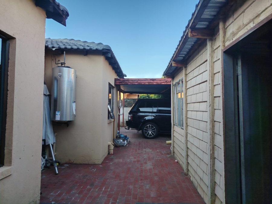 3 Bedroom Property for Sale in Tlhabane West North West